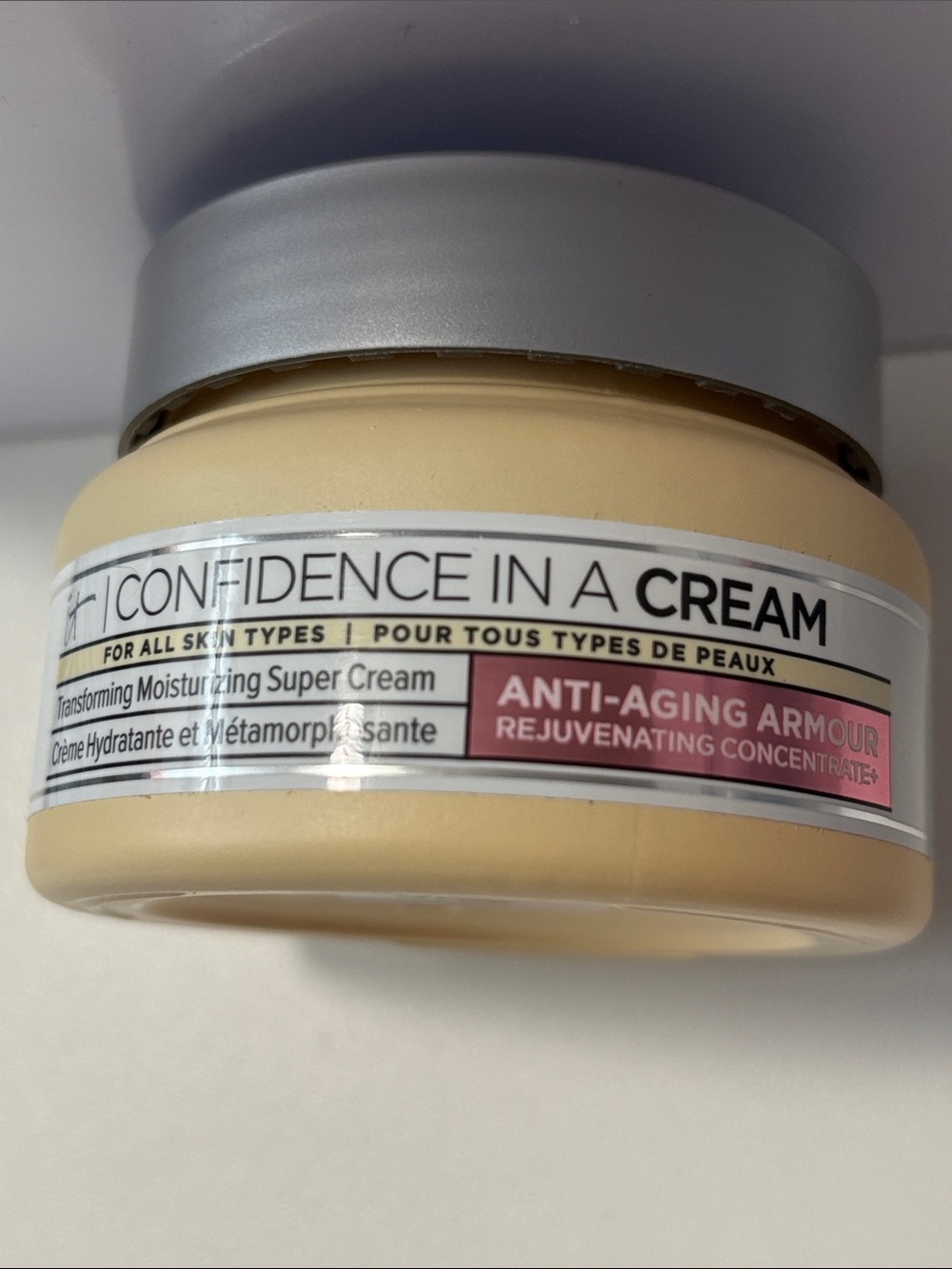 it cosmetics Confidence In A Cream Moisturizer Anti Aging Armour